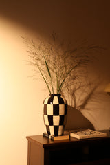 Checkmate 01 Vase