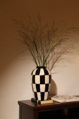 Checkmate 02 Vase