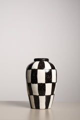 Checkmate 01 Vase
