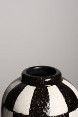 Checkmate 01 Vase