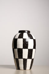 Checkmate 02 Vase